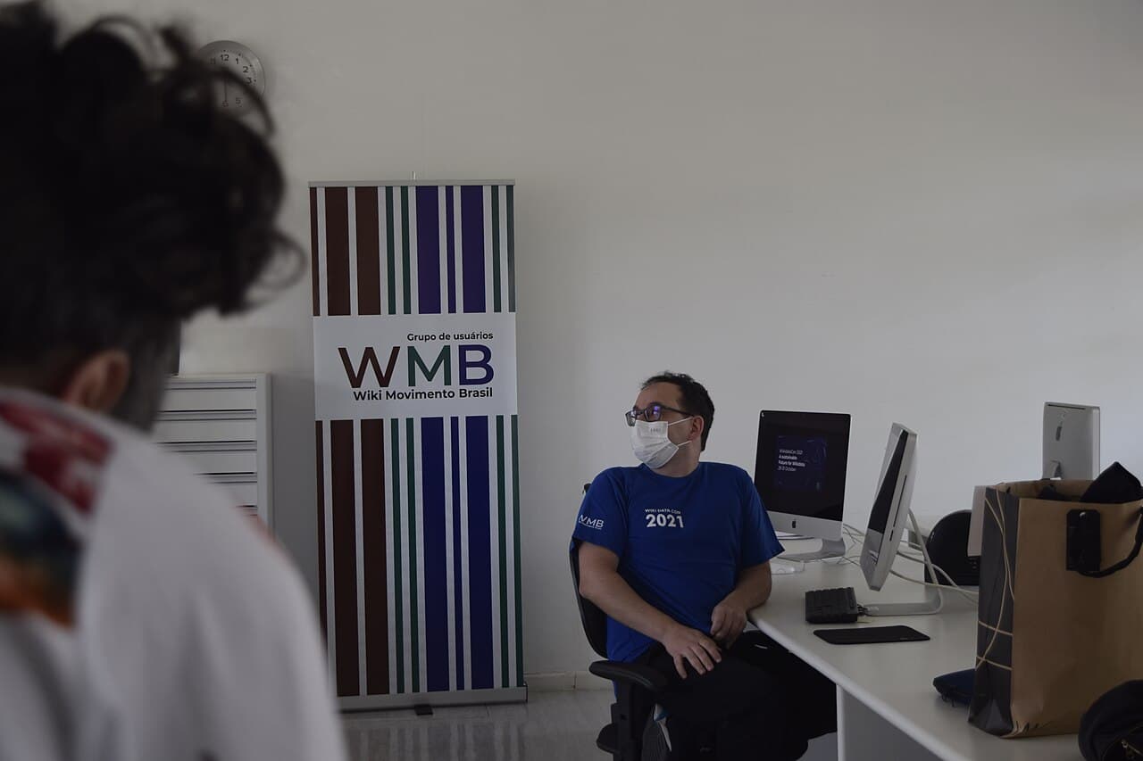 Topnotch Tech team in a strategy meeting